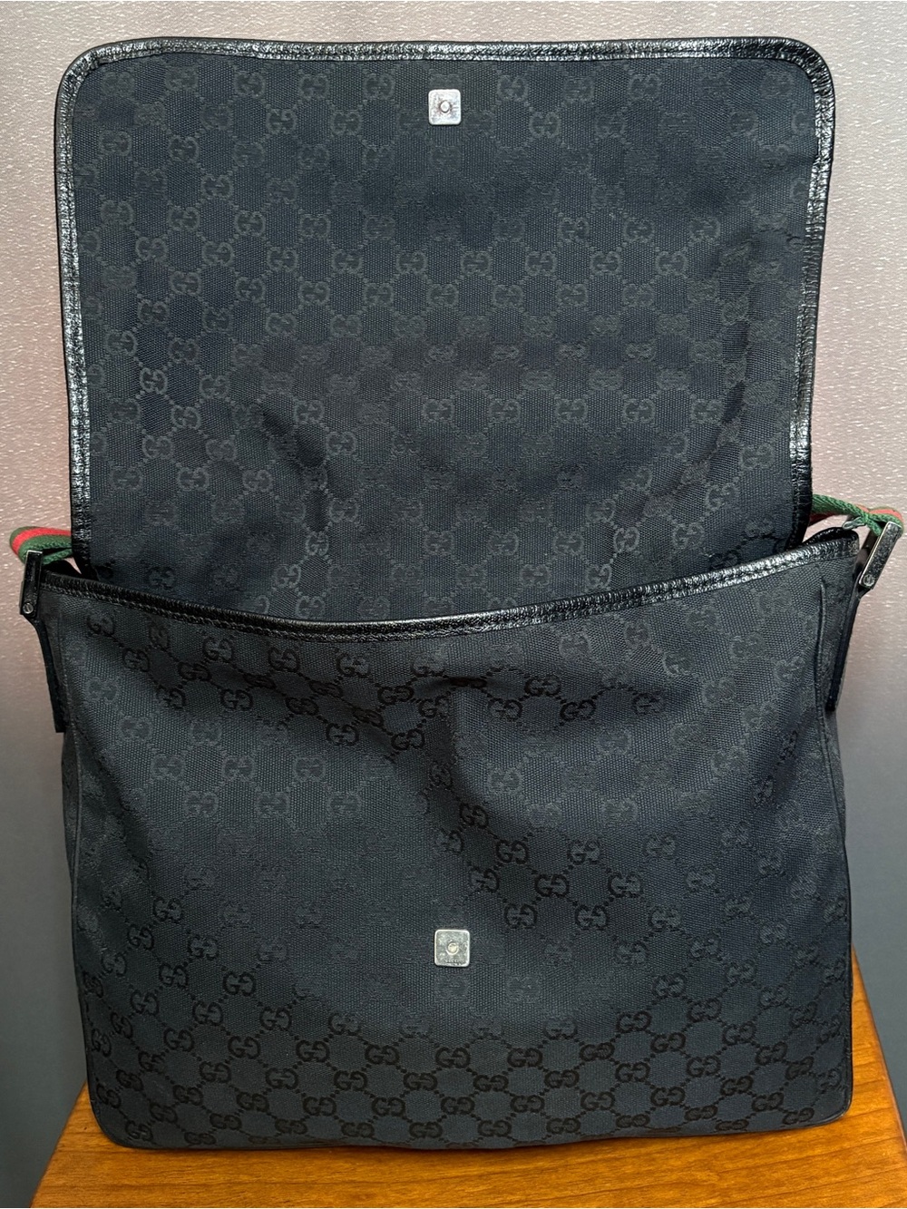 Gucci Black Messenger Bag with Green-Red Web Strap - Picture 6 of 11